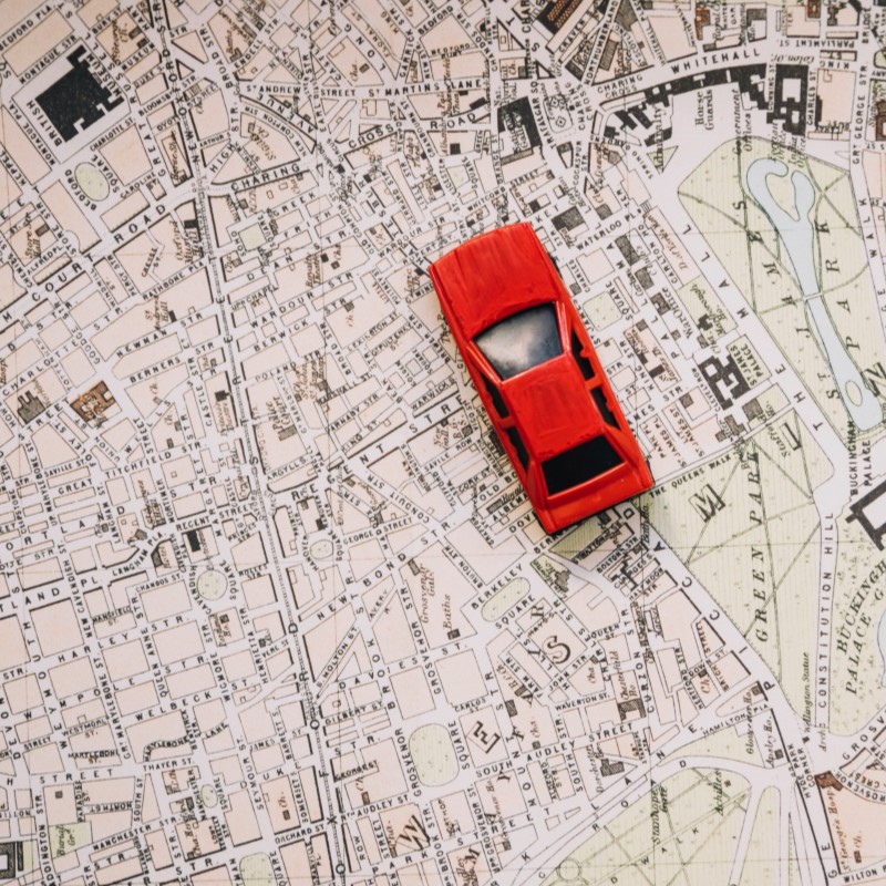 Avantajele trackerelor auto: De ce fiecare vehicul are nevoie de unul